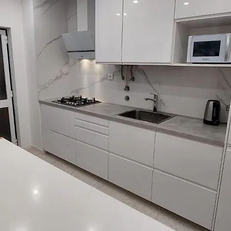 Bedrooms In Bright And Spacious Near The Harbour